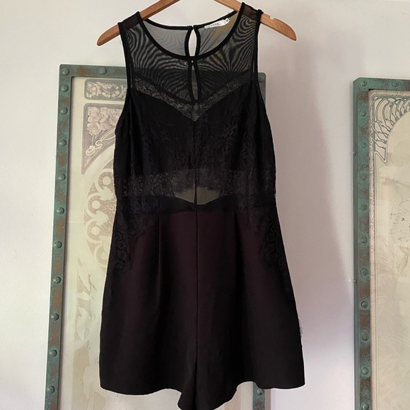 🖤 🌞Super Cute Summer Jumpsuit 🌞 🖤 - Picture 1 of 8